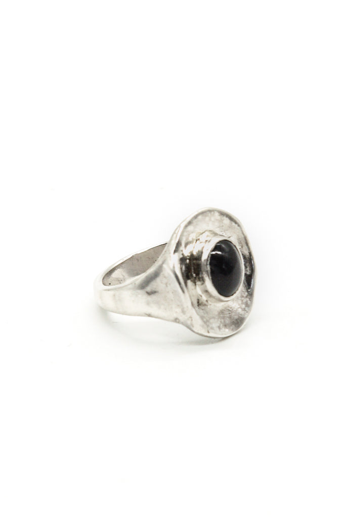 Antiqua Ring with Onyx