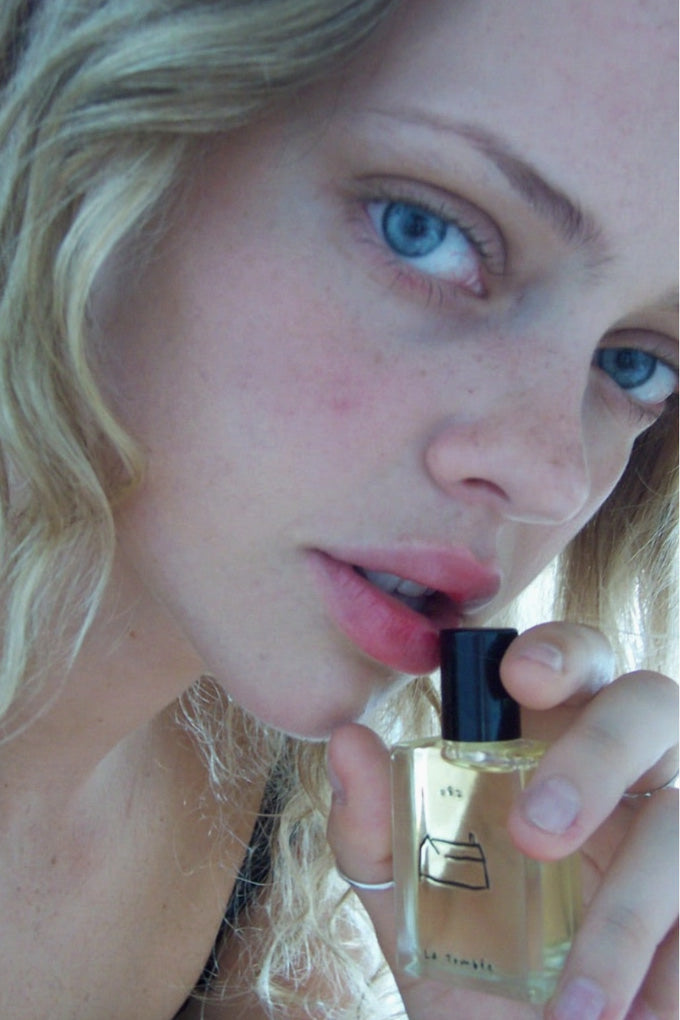 082 - Perfume oil