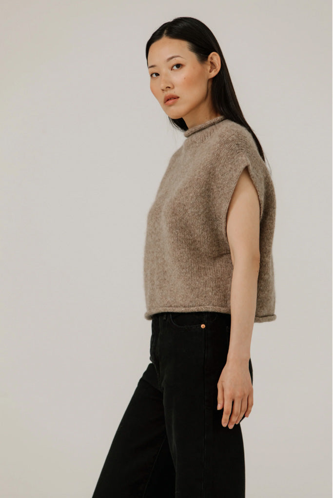 Alpaca Iris Vest - Dark Fawn
