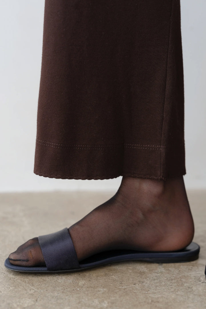 The Baby Rib Scallop Pant - Espresso