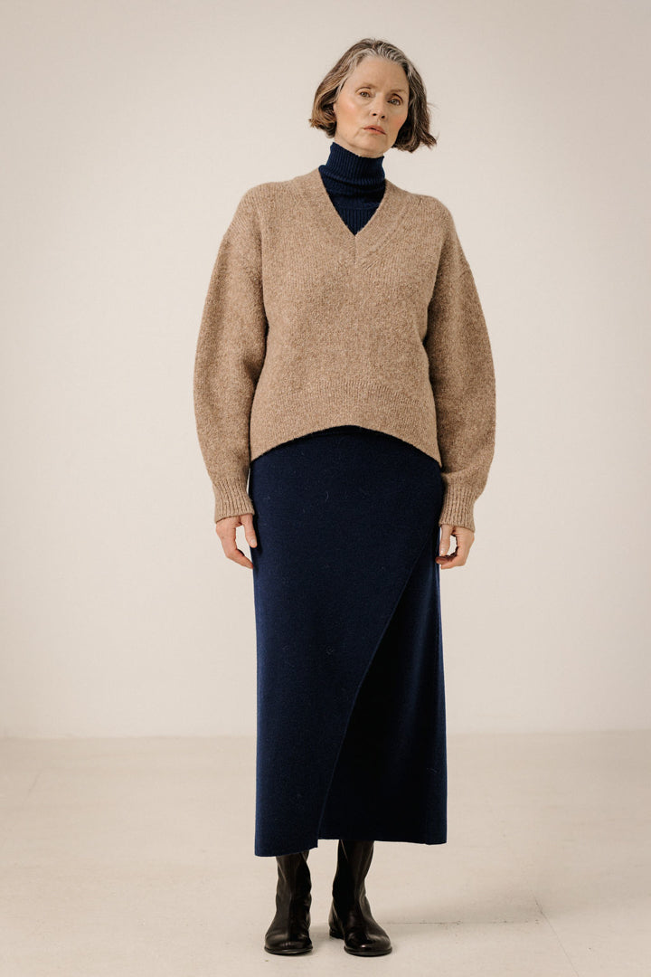 Boxy Alpaca V-neck in Dark Fawn