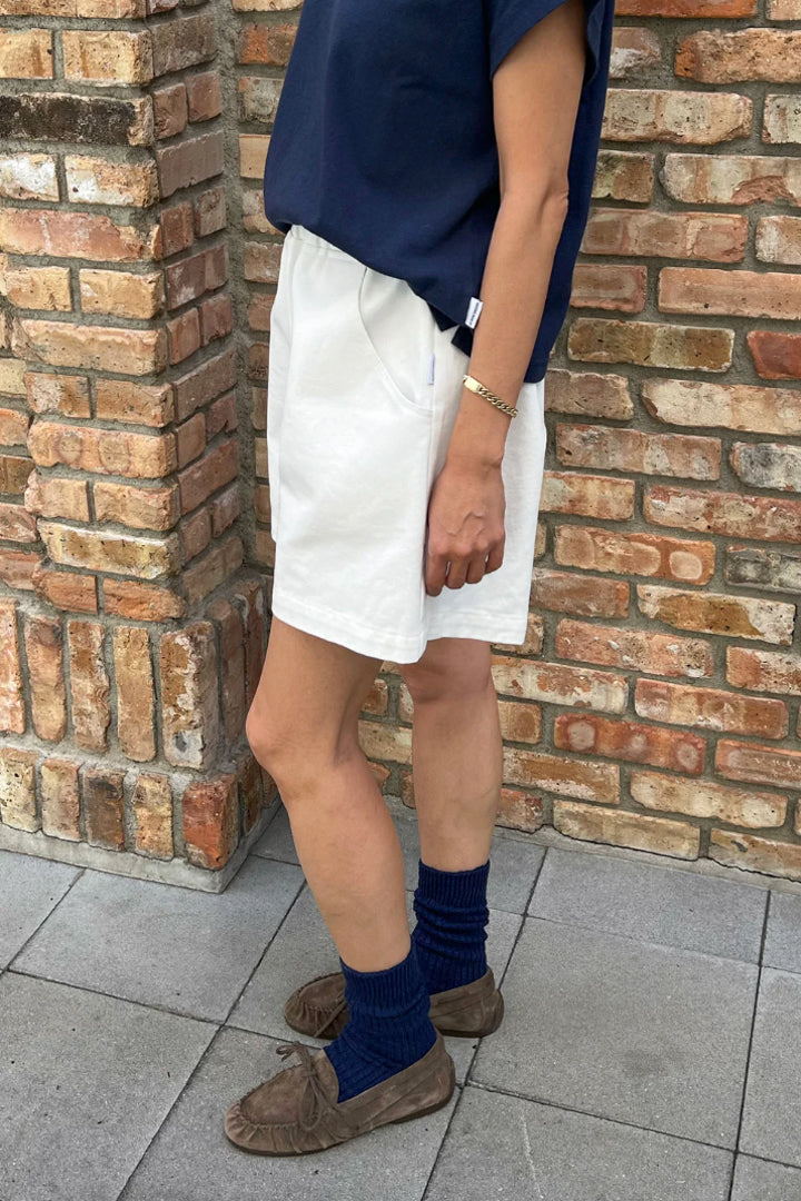 City Short - Milk