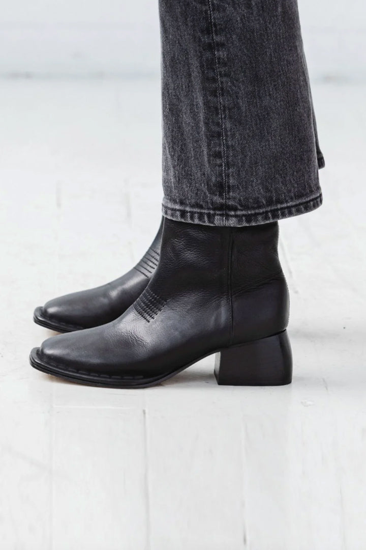 The West Boot [Black]